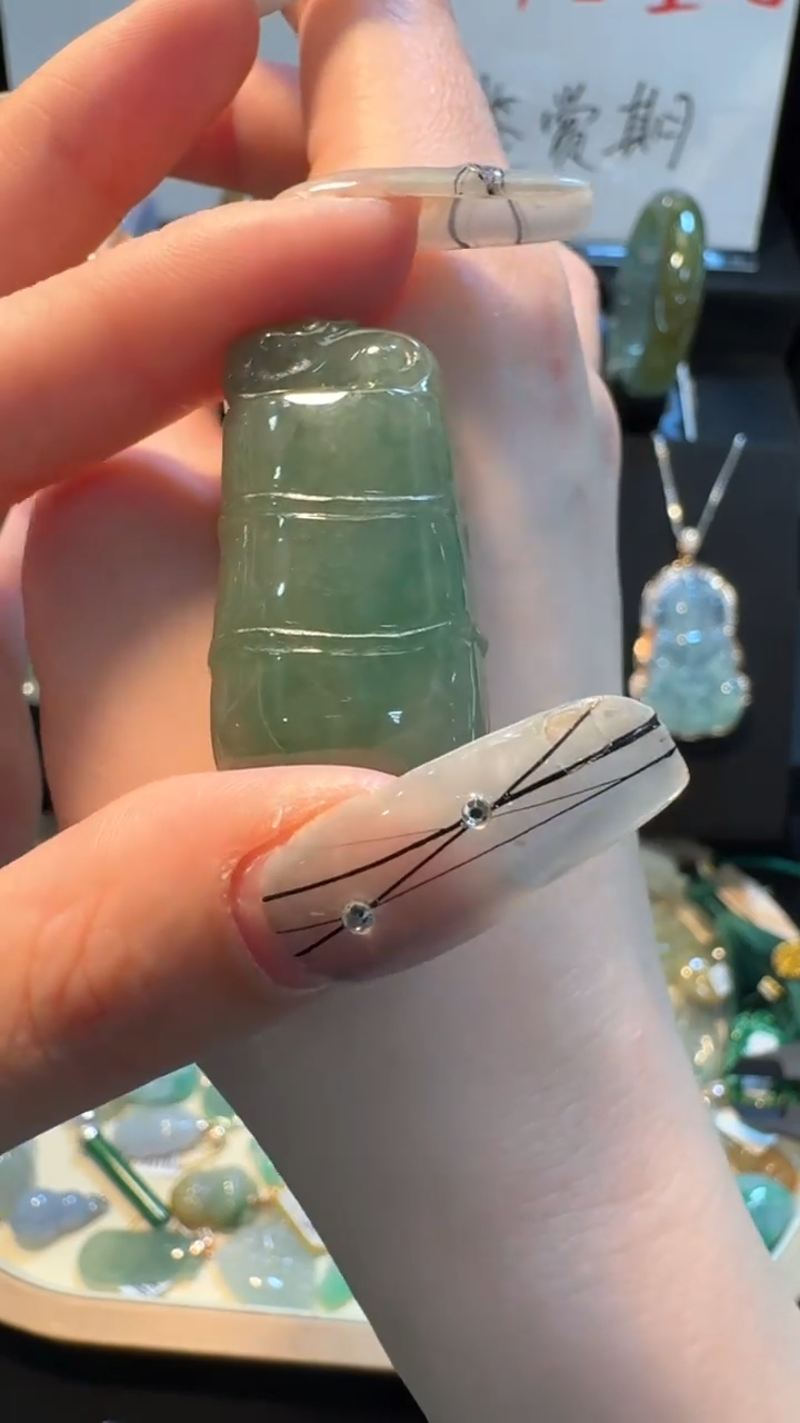 【闪购商品】翡翠挂件未镶嵌节节高