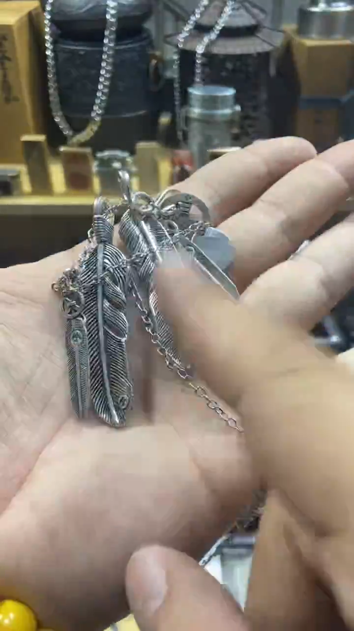 瓷片闪购商品  如图所示