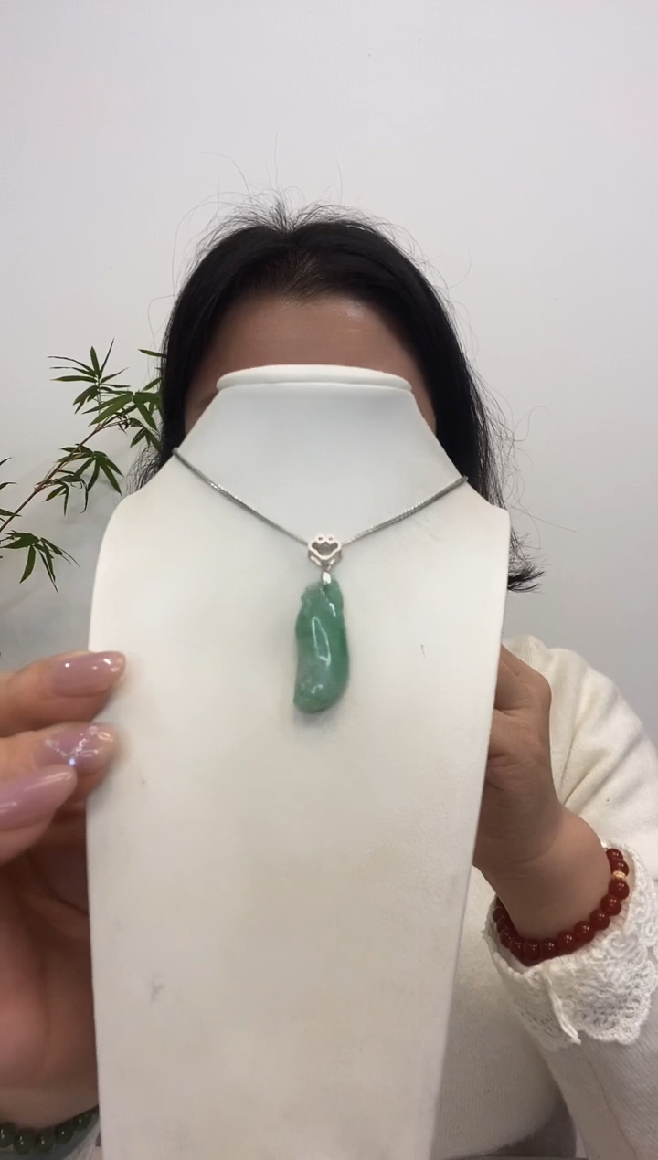 【闪购商品】翡翠吊坠(赠链)未镶嵌小福瓜