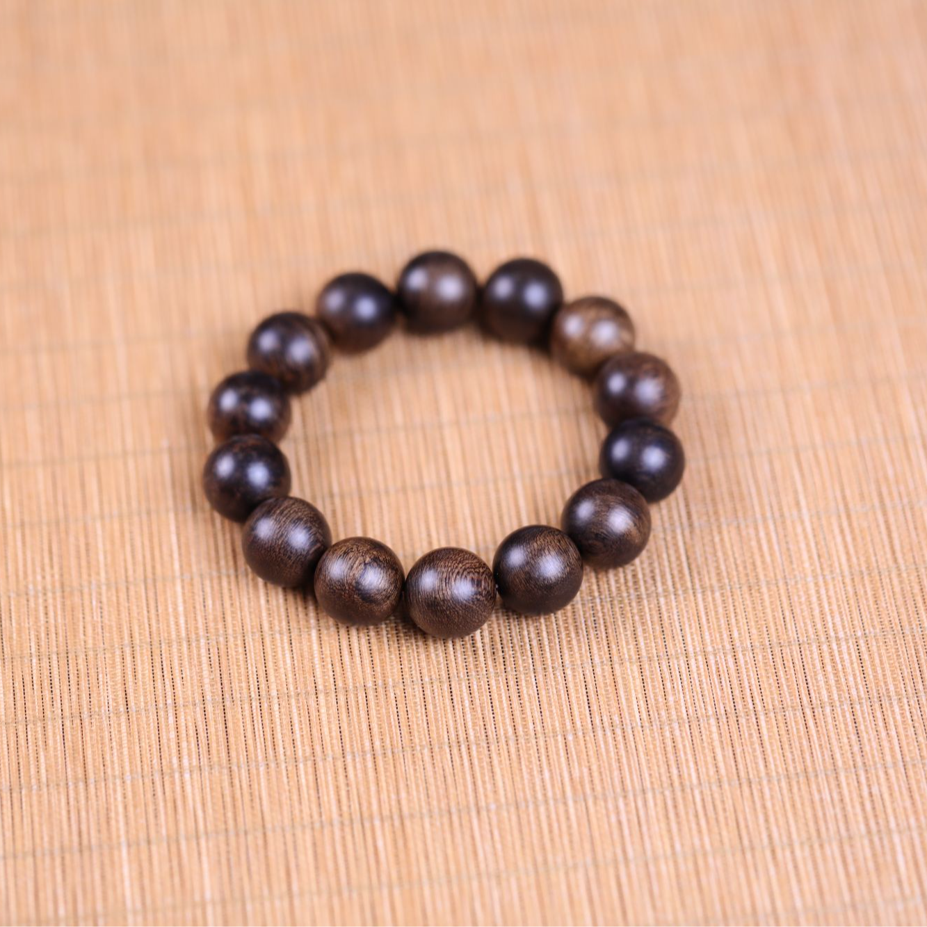 沉香中国香博园沉香越南芽庄玉化瘤疤白棋1.6单圈手串qy800617