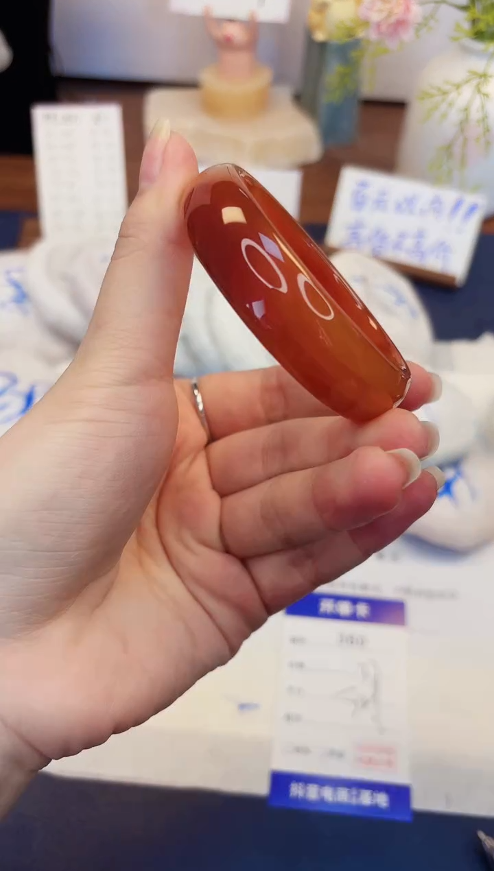 【闪购商品】石英质玉手镯未镶嵌360-玛瑙-圈口52