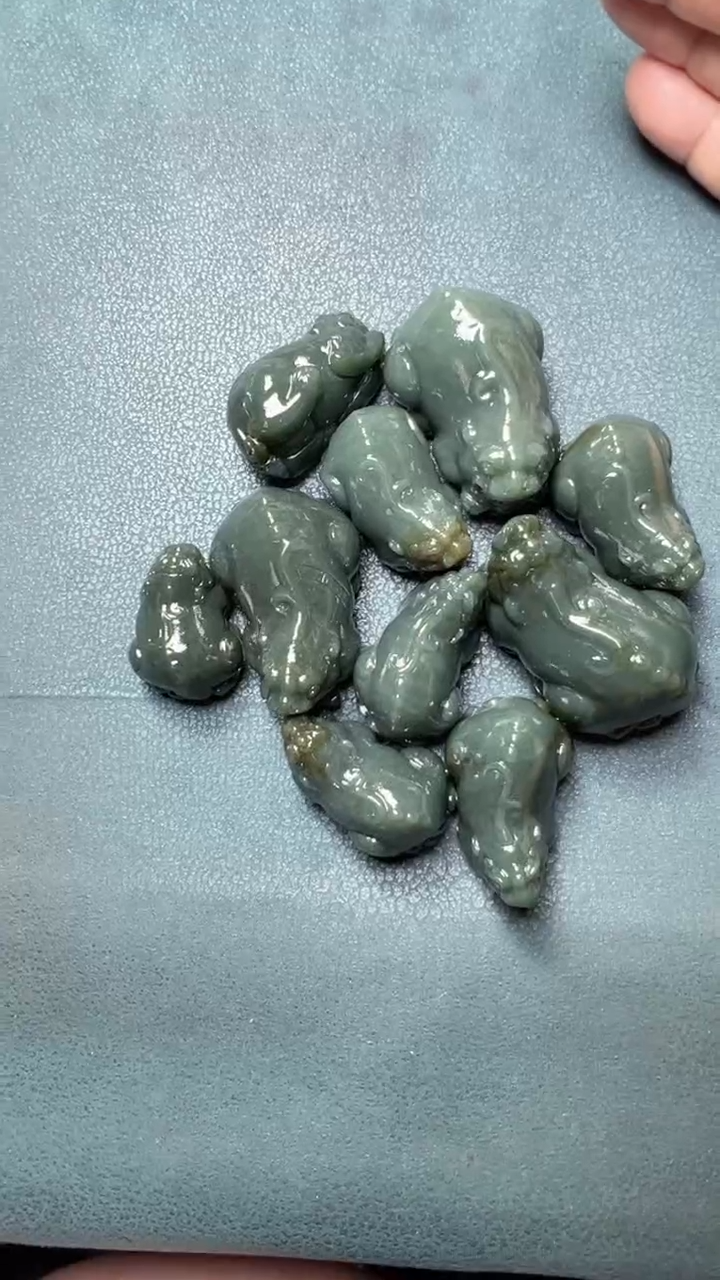 和田玉未镶嵌把件10