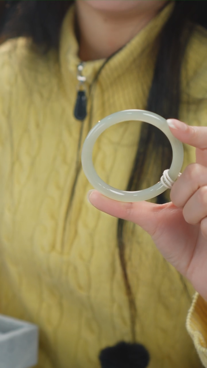 【闪购商品】和田玉手镯未镶嵌26号天然和田玉手镯拍一发一54