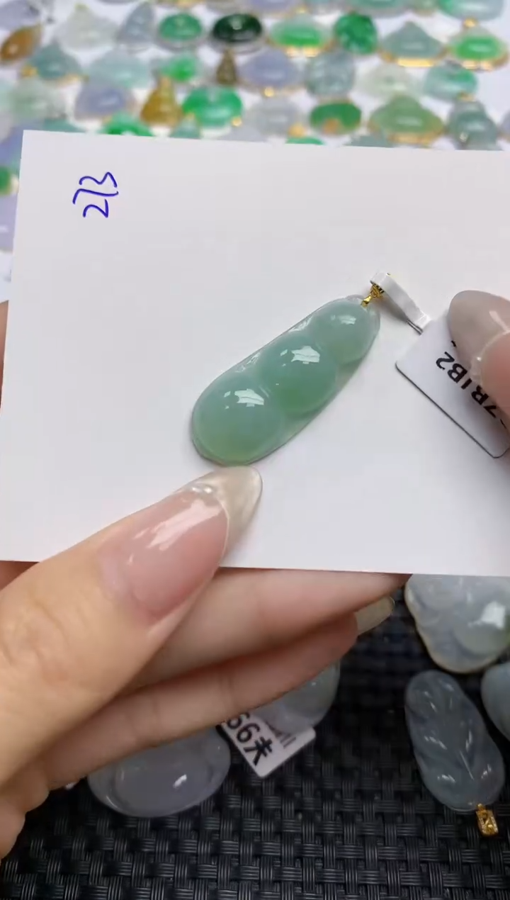 【闪购商品】翡翠颈饰18K金镶嵌天然翡翠A货