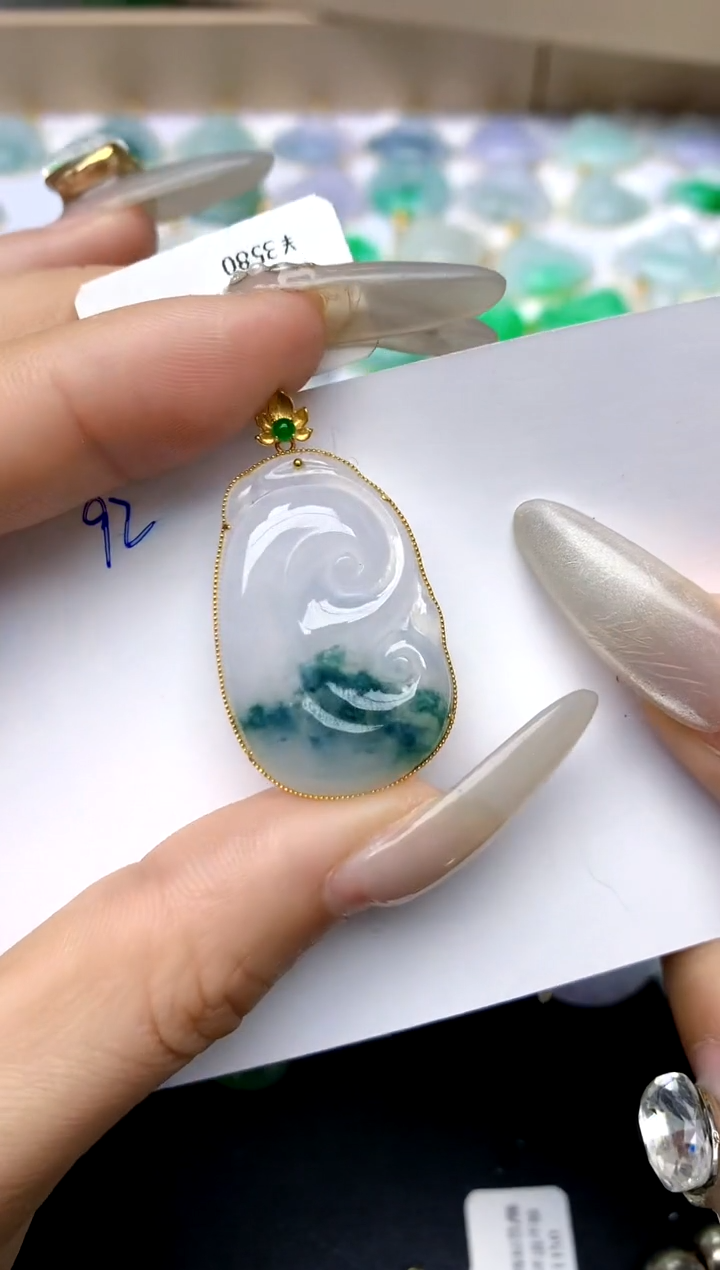 【闪购商品】翡翠颈饰18K金镶嵌天然A货翡翠