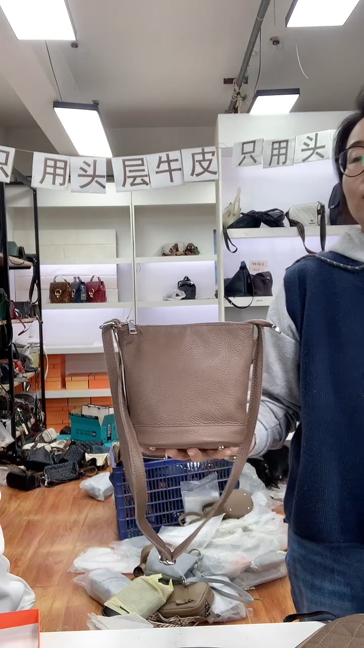头层牛皮清货真皮 新水桶 深卡其