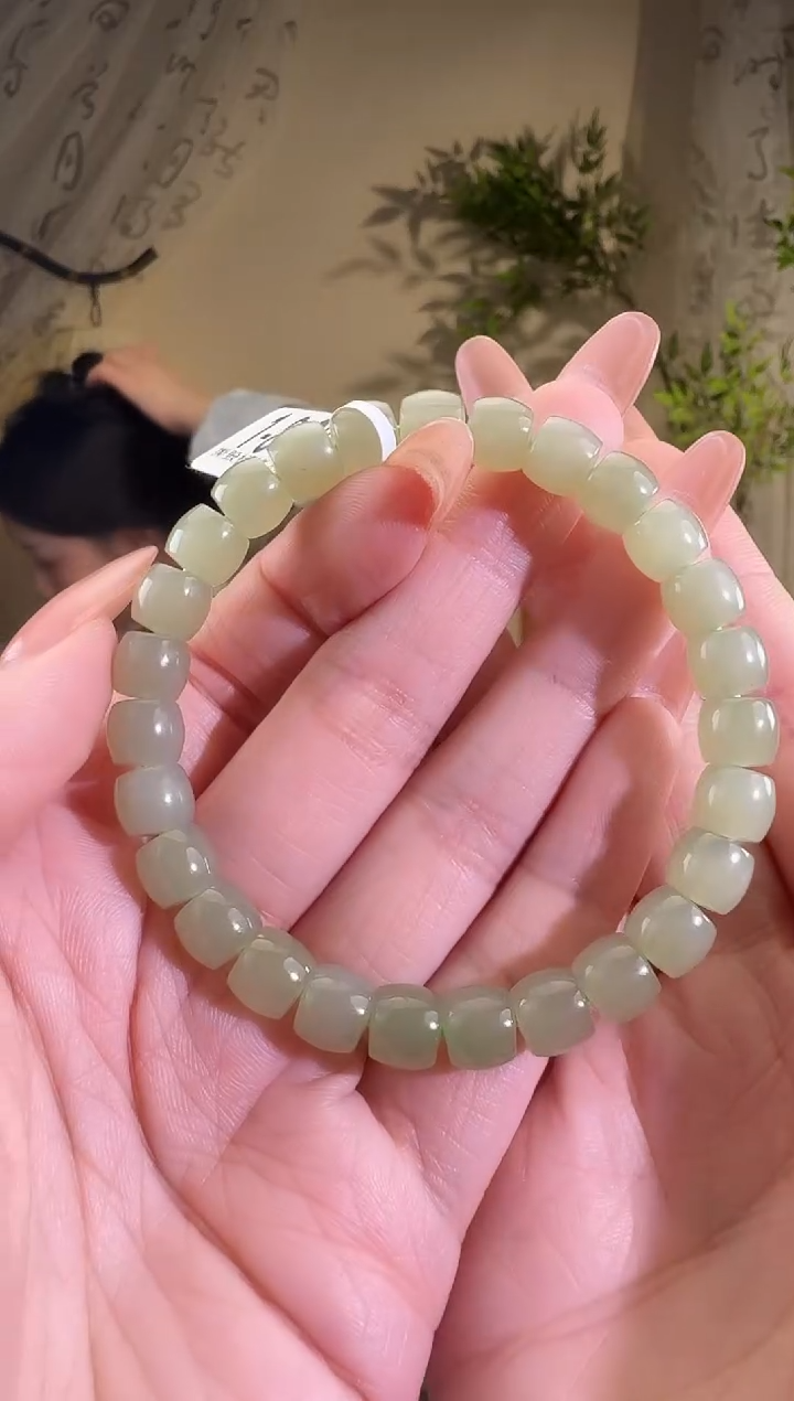 【闪购商品】和田玉手串未镶嵌手串带石纹