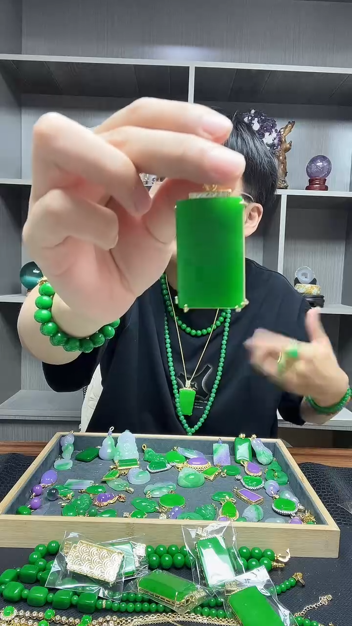 翡翠14K金镶嵌吊坠(赠链)吊坠