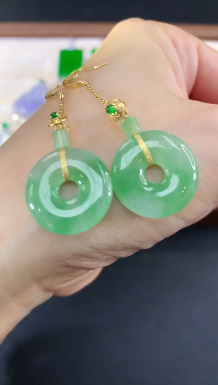 18K金镶嵌翡翠耳饰15|2800