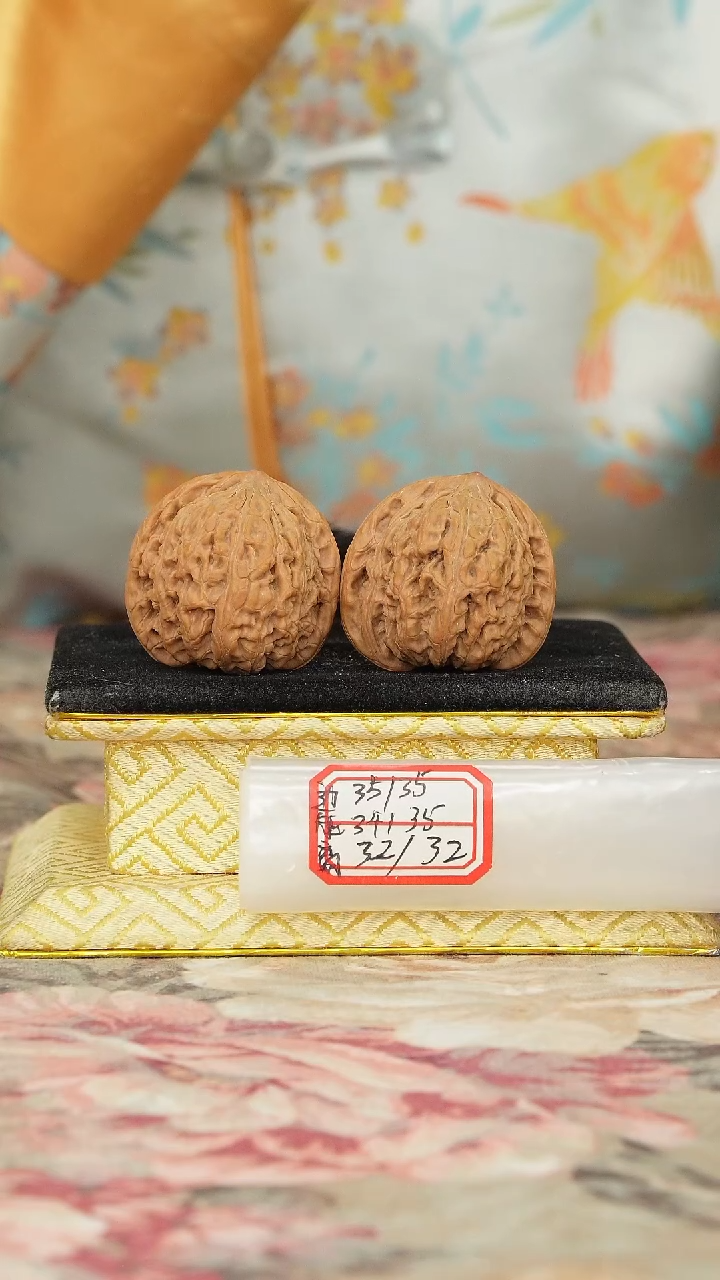 【闪购商品】文玩核桃把件密纹狮子头