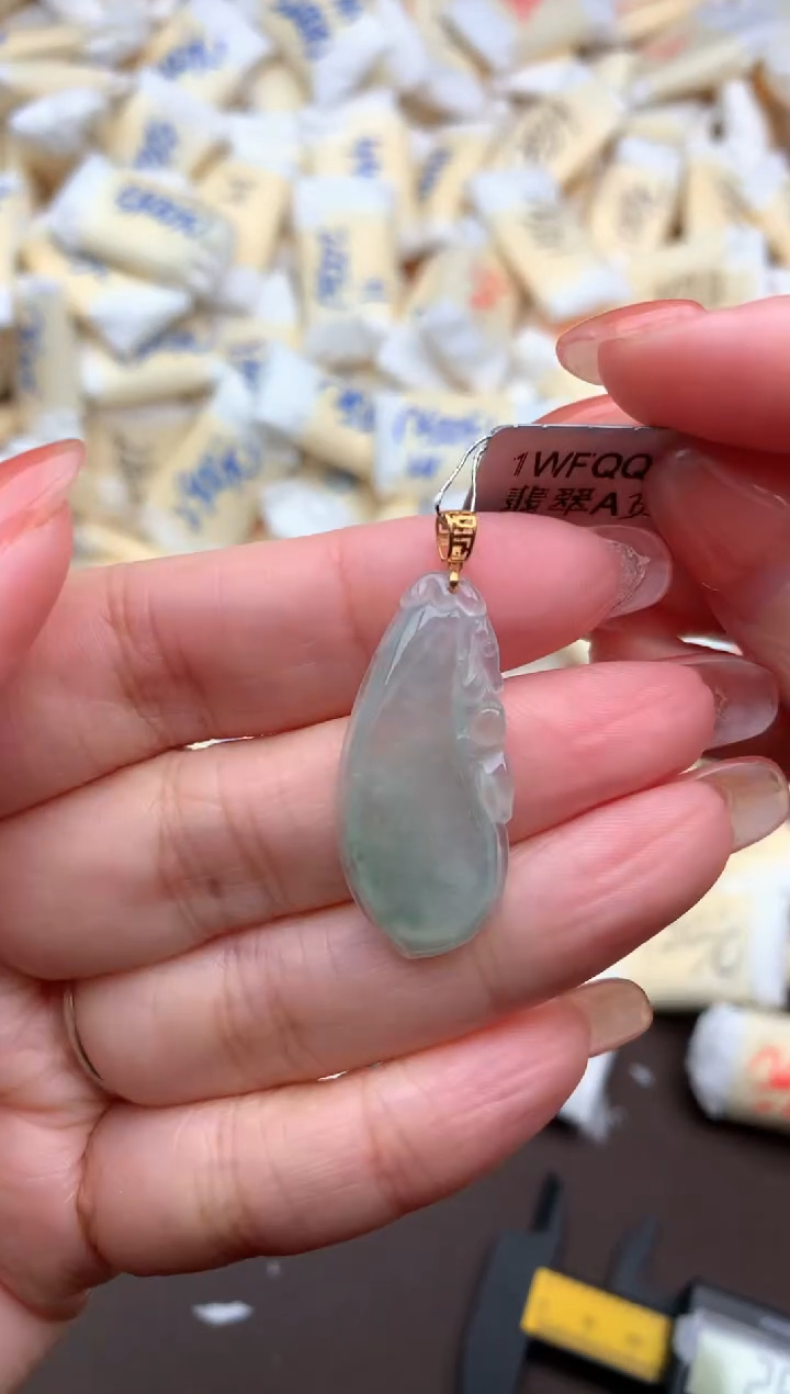 【闪购商品】翡翠挂件18K金镶嵌      一   
