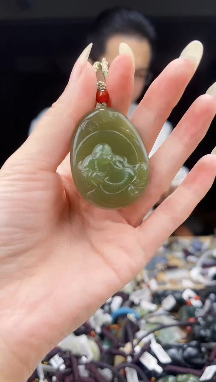颈饰未镶嵌和田玉1
