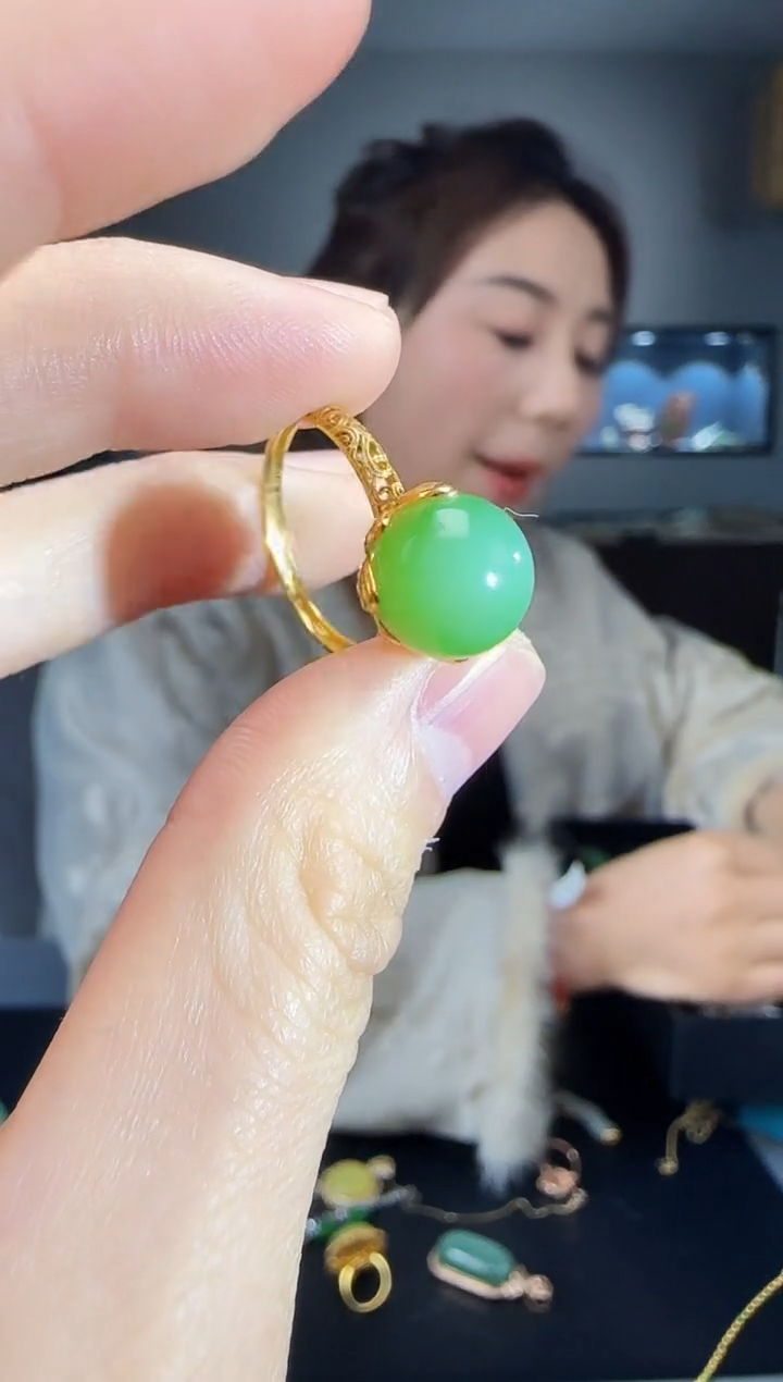 【闪购商品】和田玉戒指18K金镶嵌1