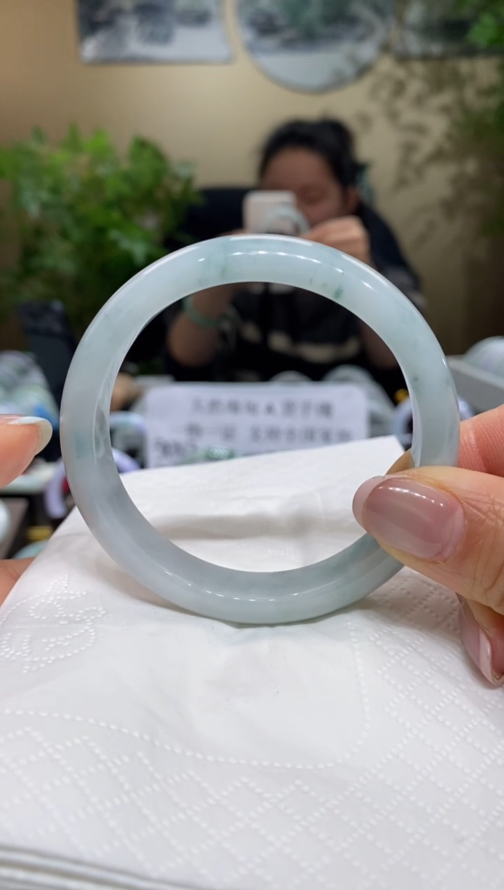 【闪购商品】翡翠手镯未镶嵌翡翠