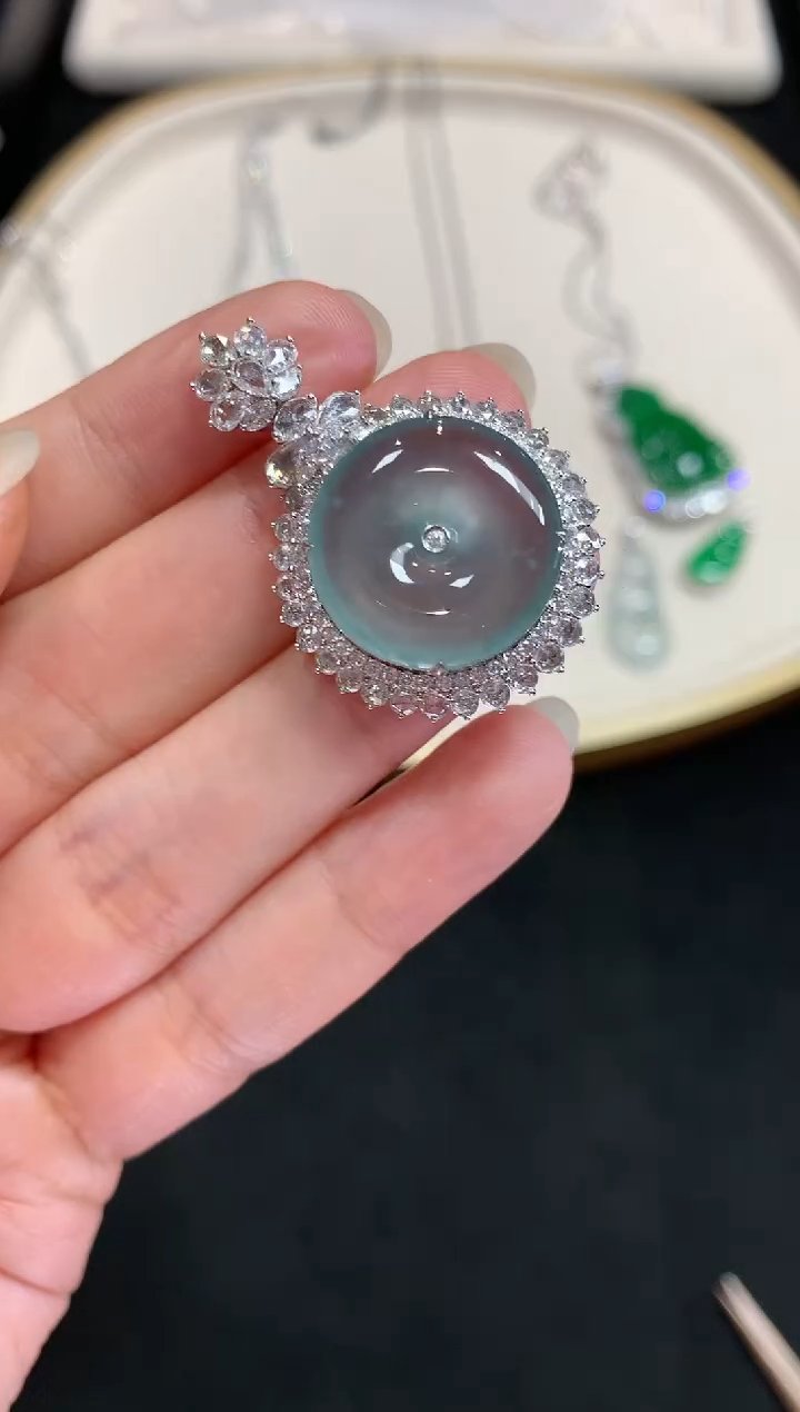 【闪购商品】翡翠吊坠(不含链)18K金镶嵌W59|48000