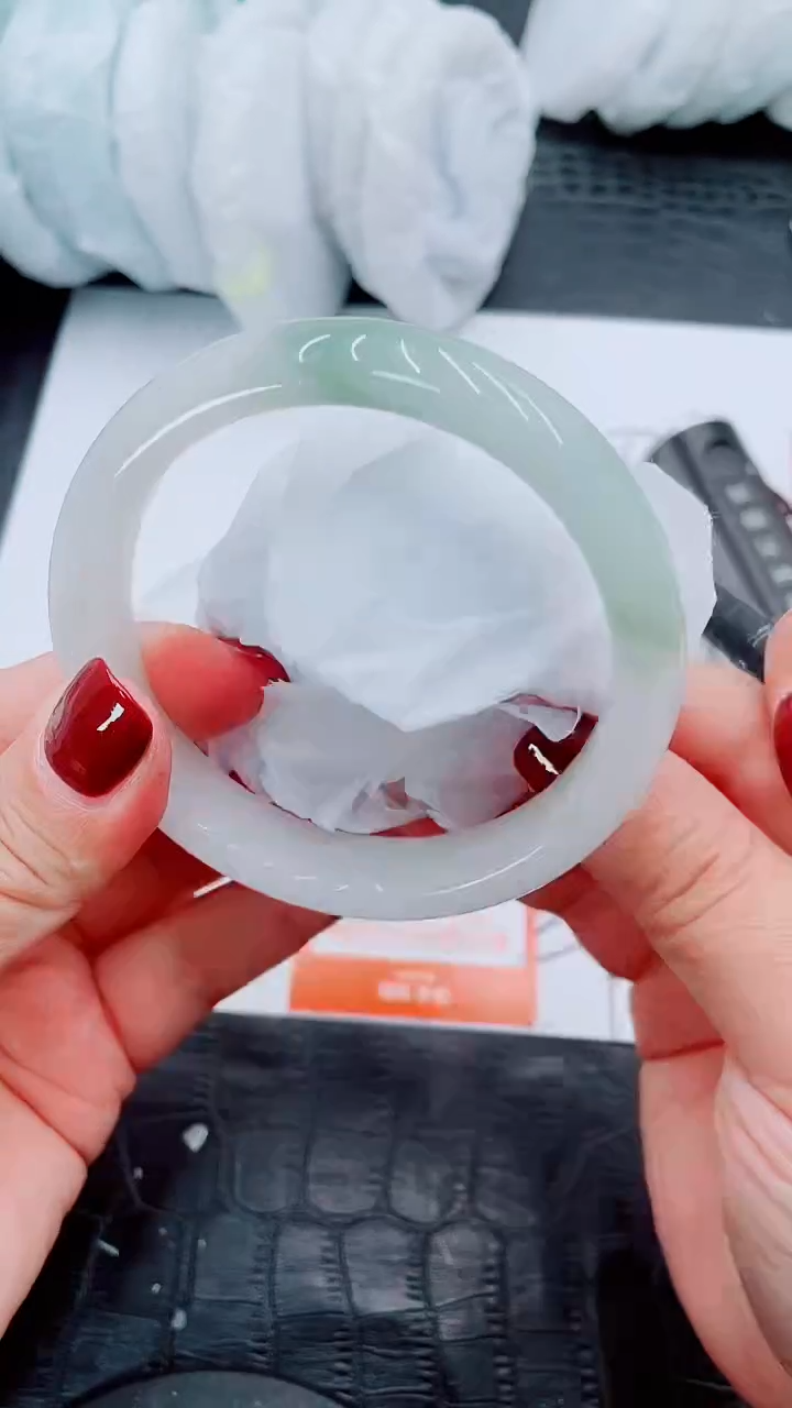 【闪购商品】石英质玉手镯未镶嵌S42-60/61