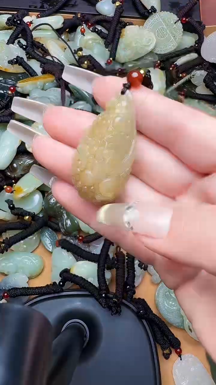 【闪购商品】和田玉颈饰未镶嵌1