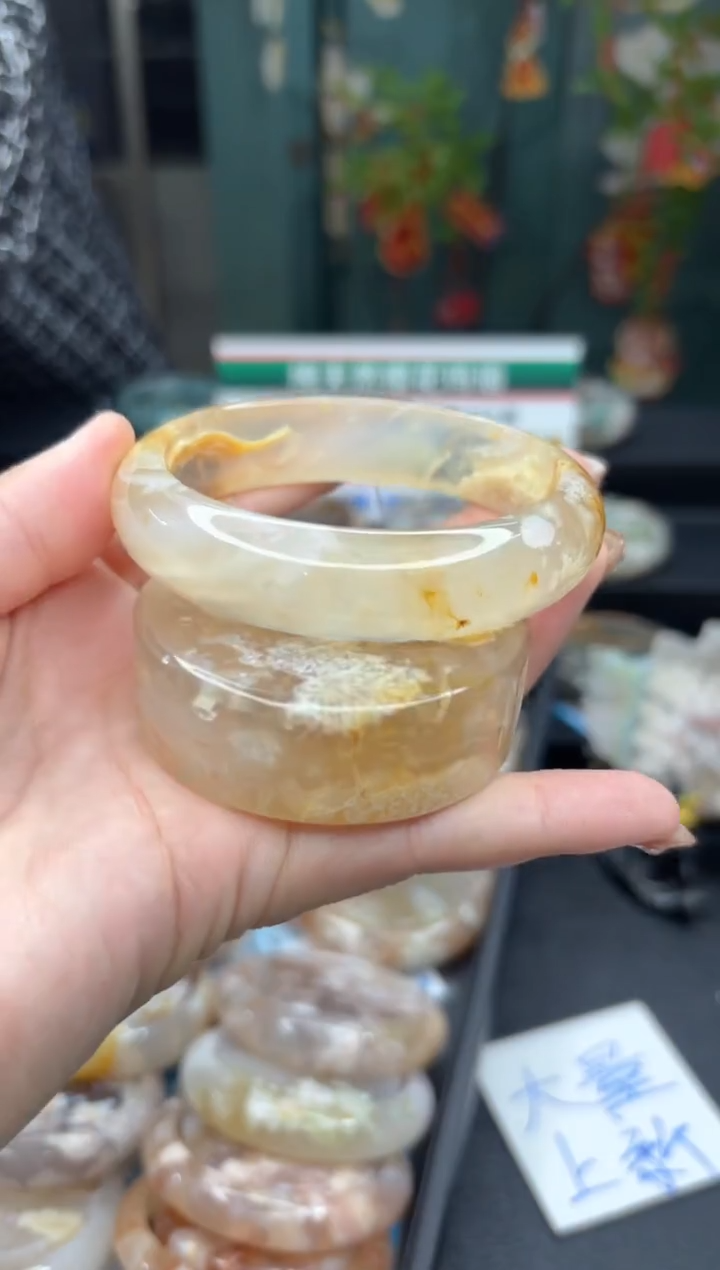 【闪购商品】石英质玉手镯未镶嵌31（60圈赠送镯心）