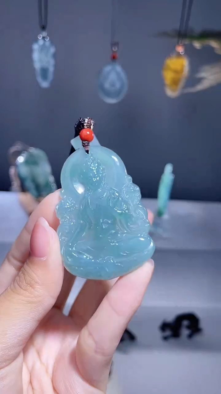 颈饰未镶嵌翡翠度母