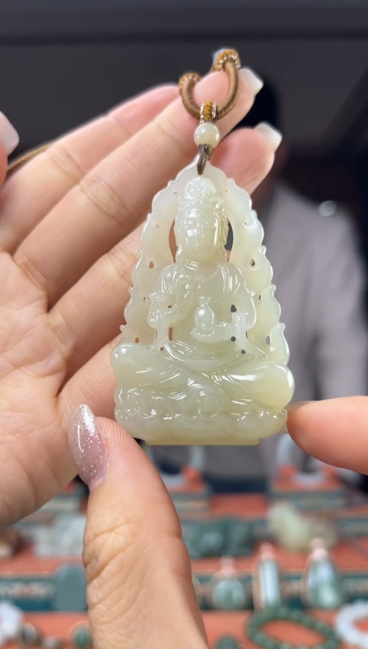 颈饰未镶嵌和田玉佩佩