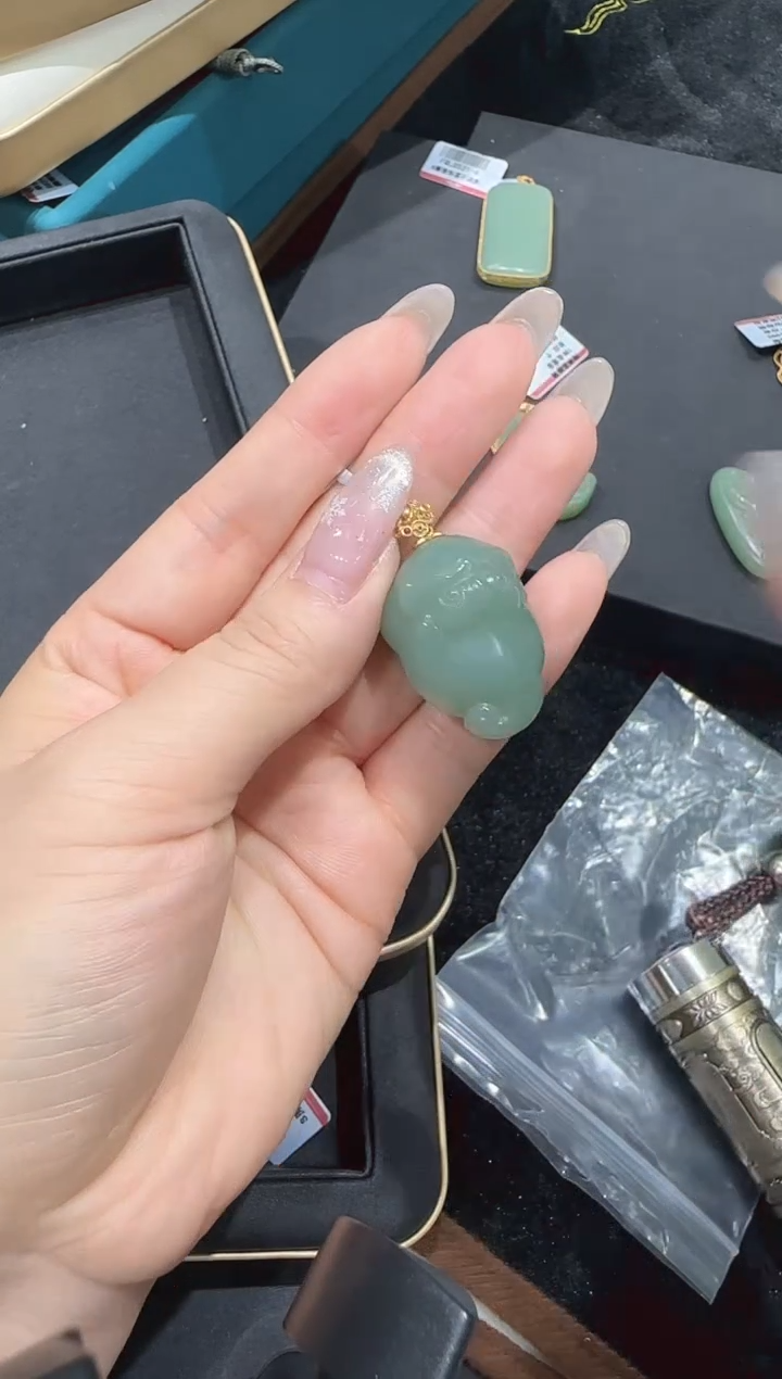 【闪购商品】和田玉吊坠/多样性发18K金镶嵌R559