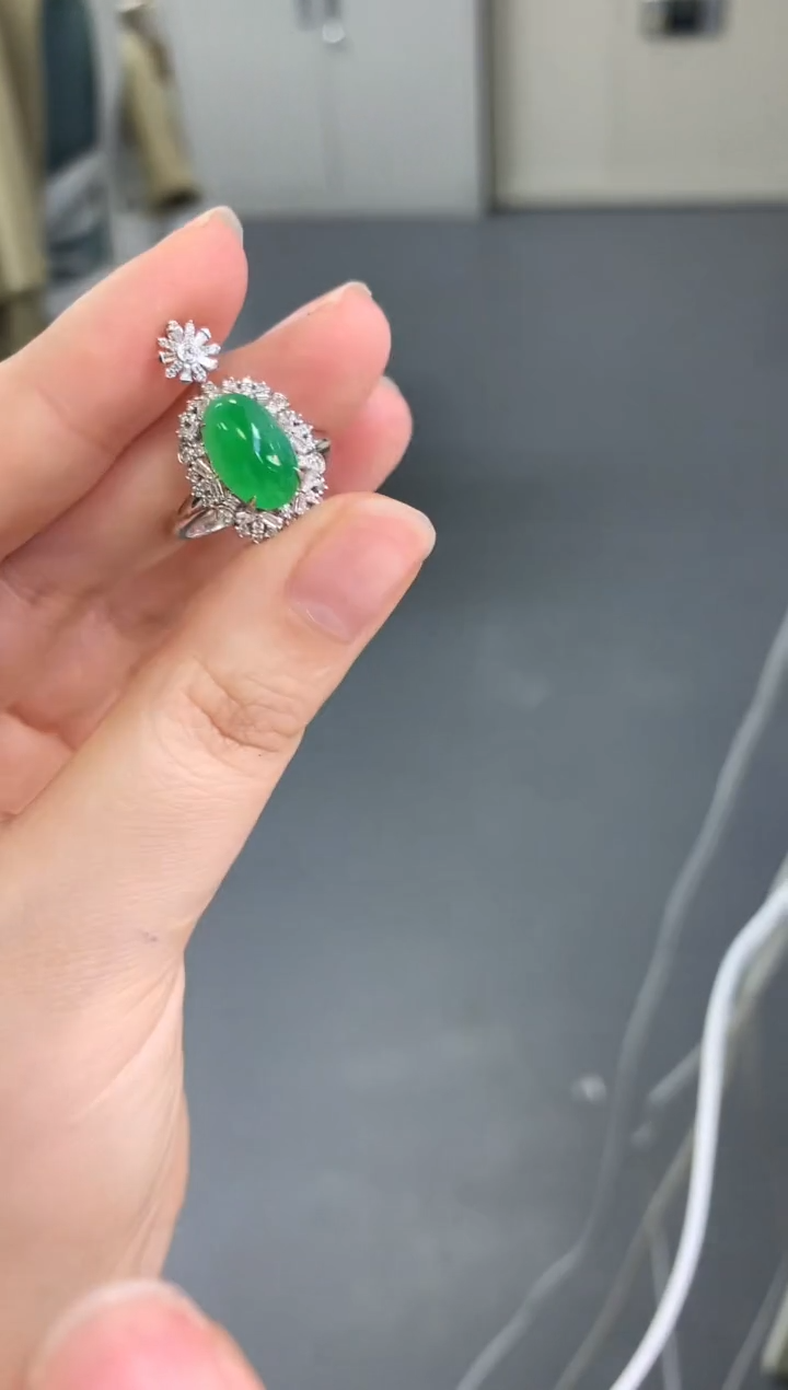 【闪购商品】翡翠颈饰18K金镶嵌翡翠戒指|不退不换