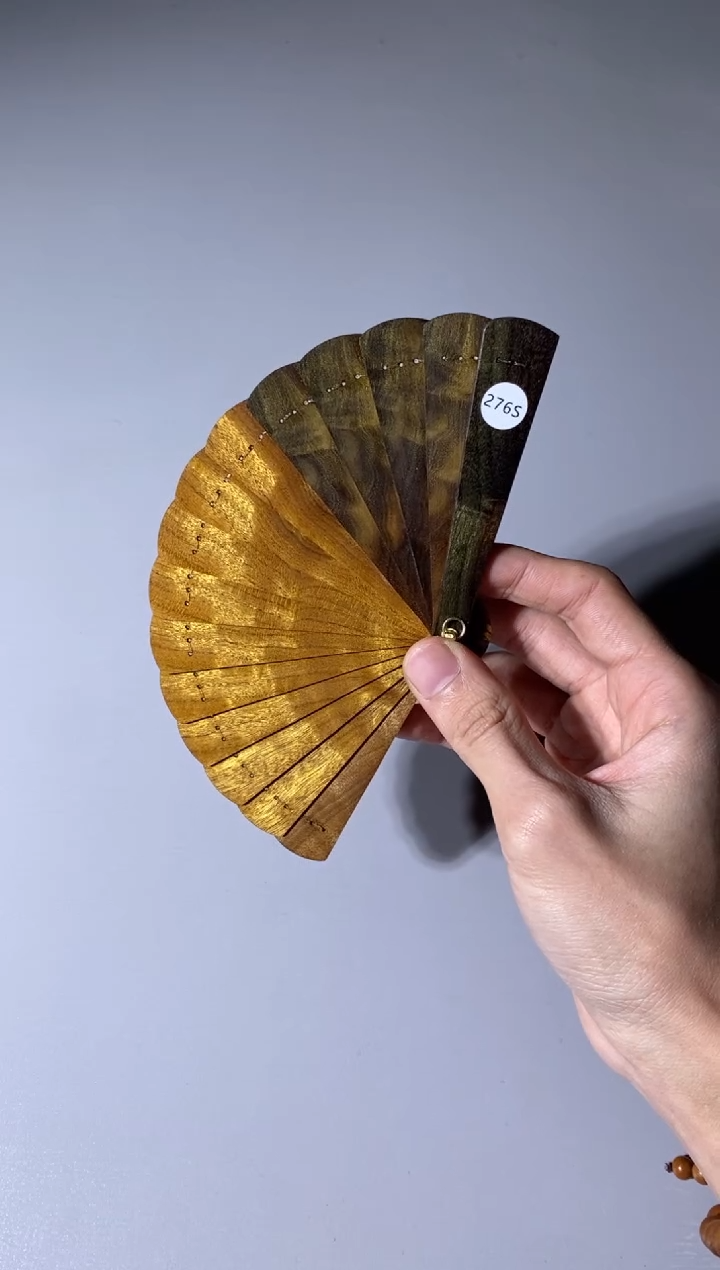 【闪购商品】金丝楠木雕276号10cm金丝楠木小叶桢楠掌中扇