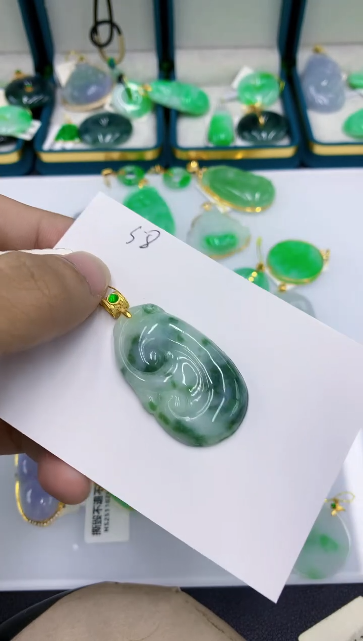 颈饰未镶嵌翡翠翡翠