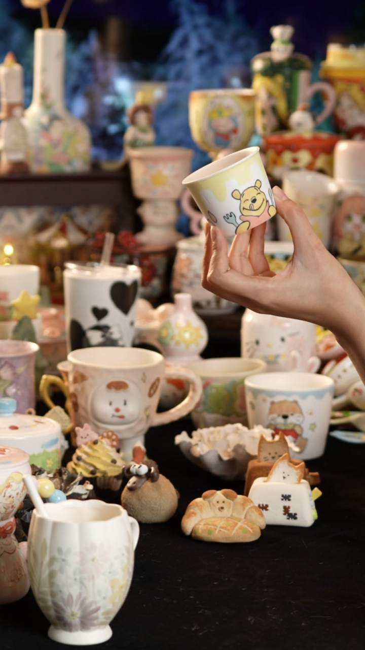 摆件陶景德镇釉下彩手绘设计师款陶瓷