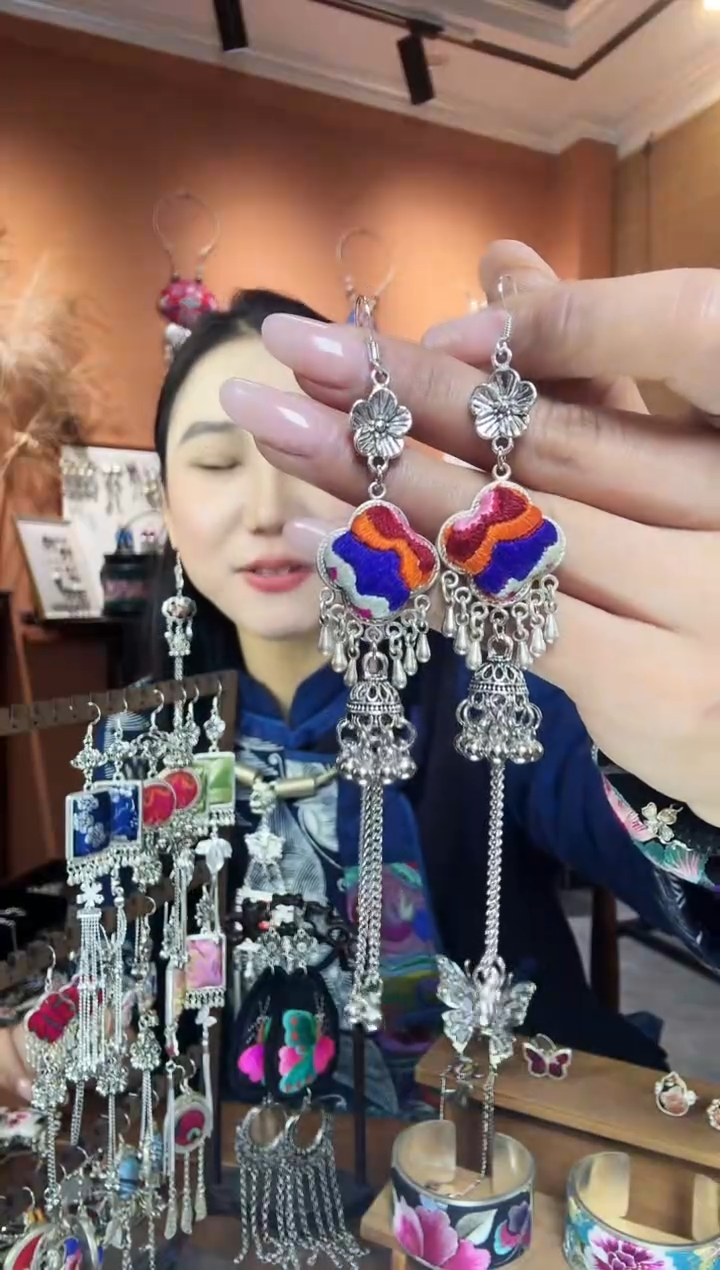 【闪购商品】刺绣纯手工民族风耳环