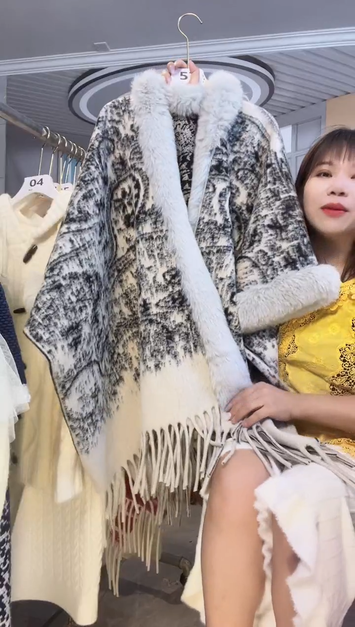 毛衣小小月精选服饰