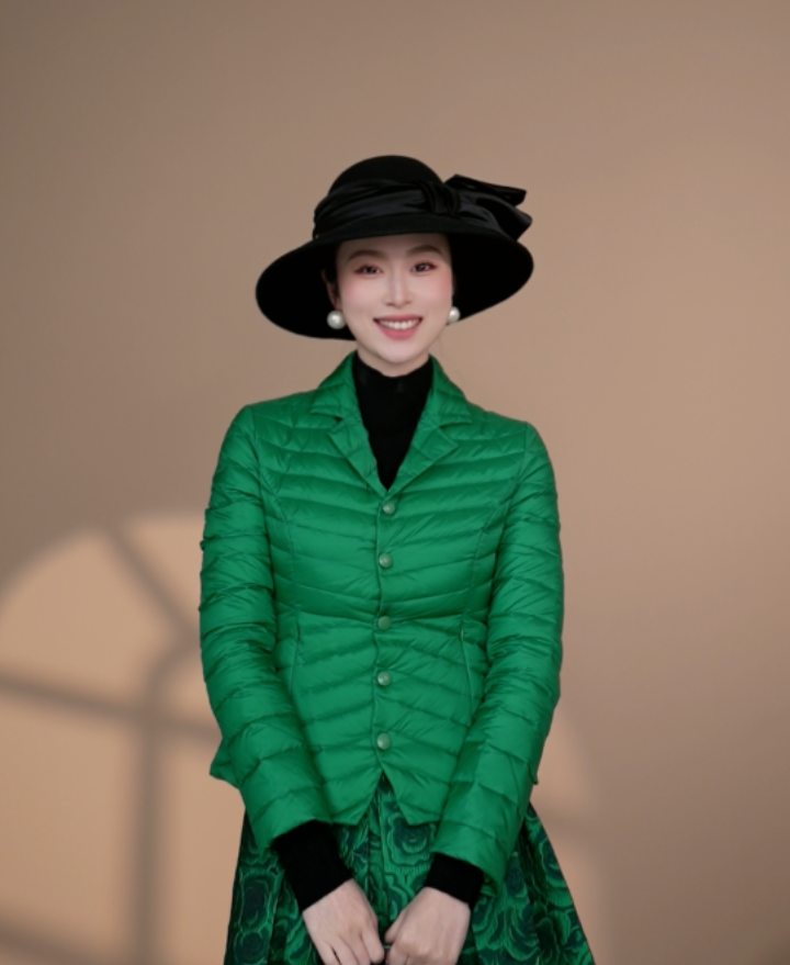 小井定制私服【墨染青山】赫本风小西服领收腰轻薄羽绒服J25W753