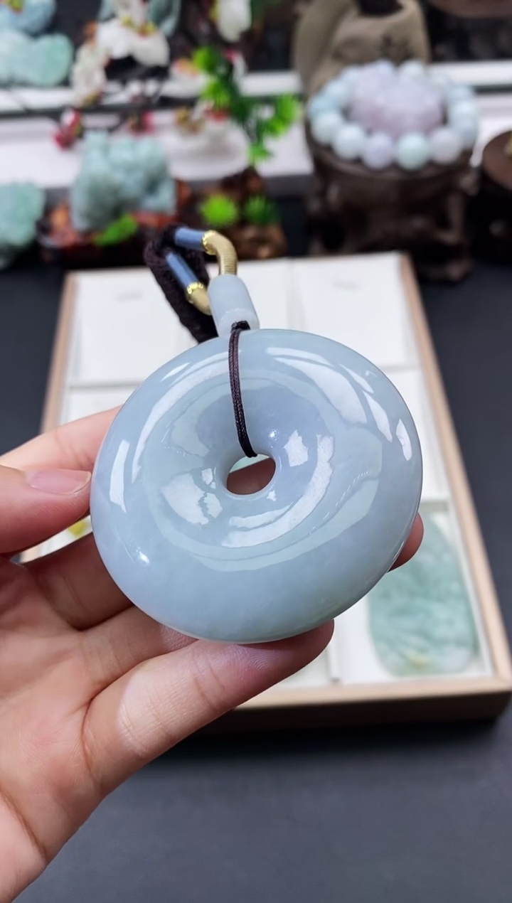 翡翠未镶嵌颈饰天然缅甸A货翡翠