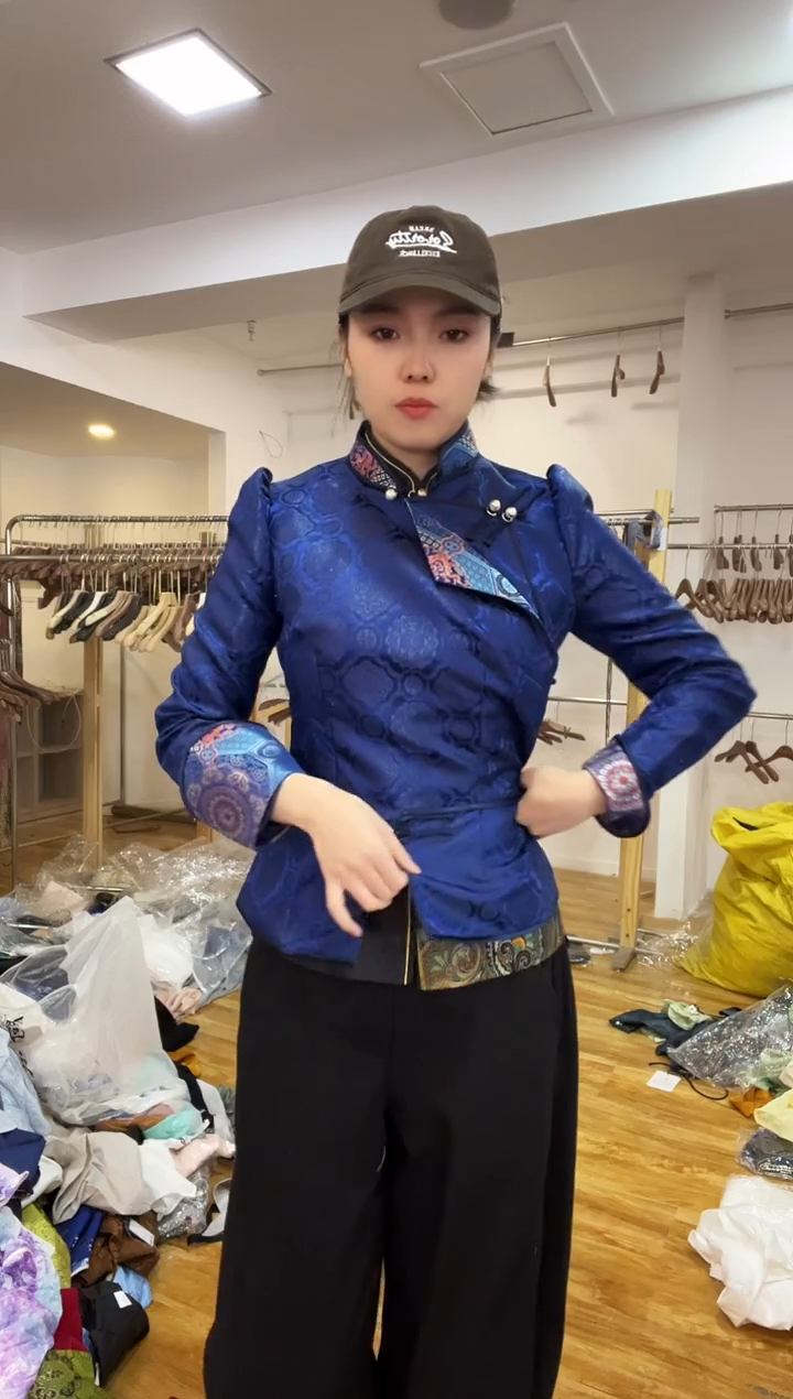 外套 S  98斤以里