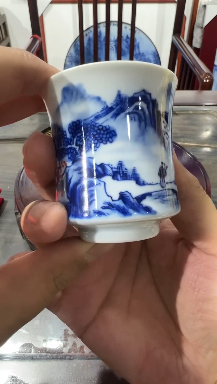 【闪购商品】05小王严选吴老师作青花山水收腰直口杯