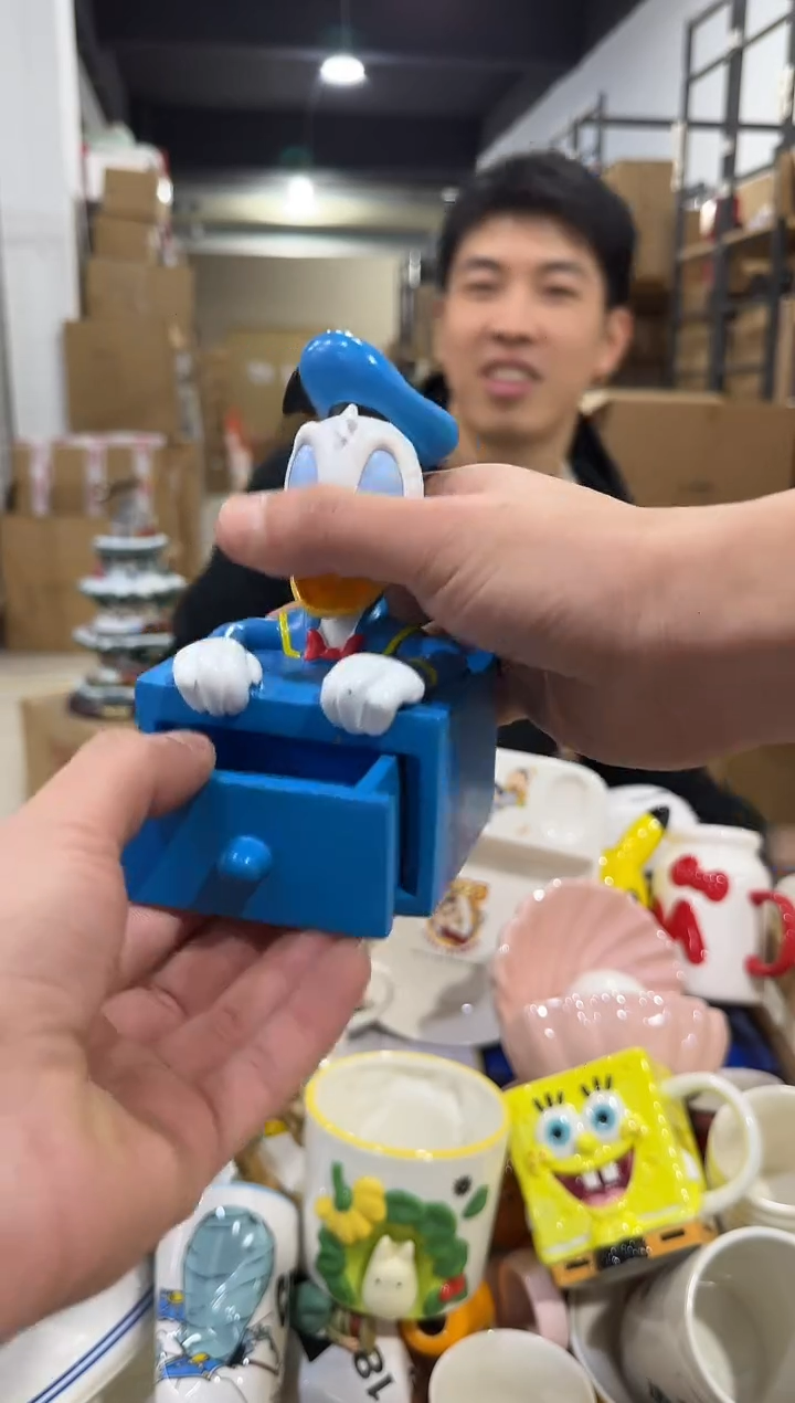 瓷片树脂原盒唐老鸭抽屉首饰盒