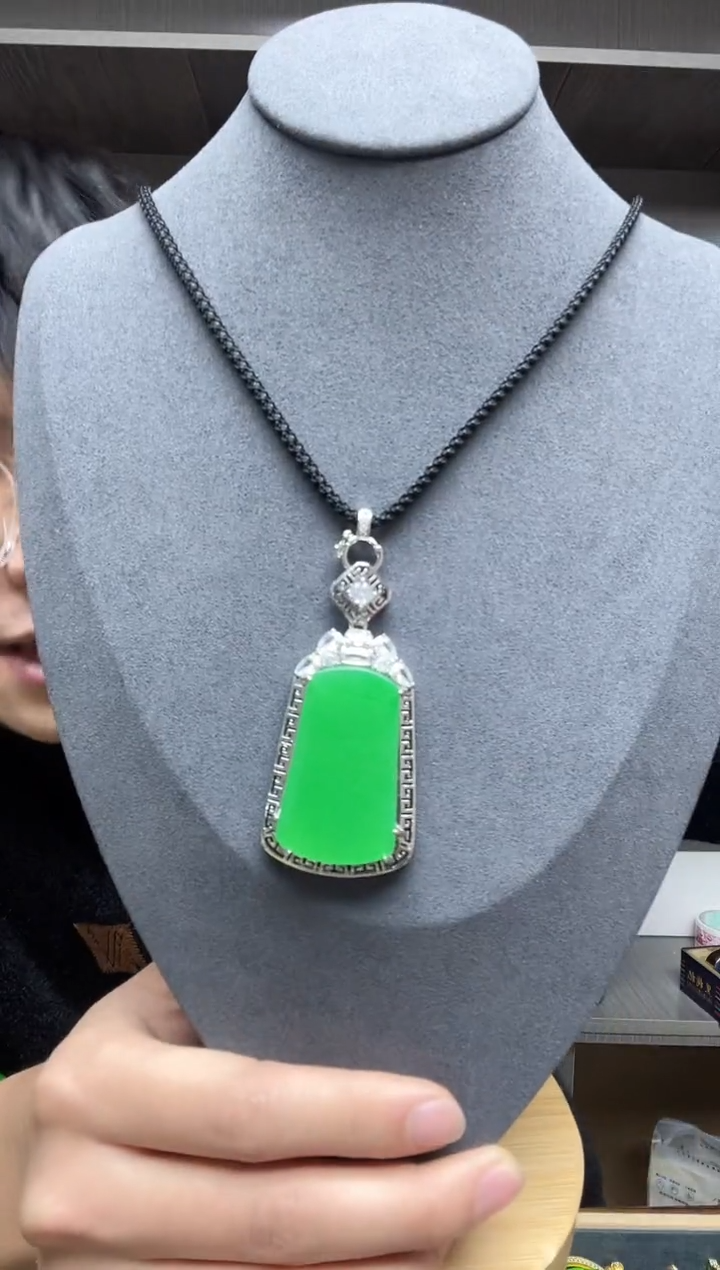 【闪购商品】翡翠吊坠(赠链)银S925镶嵌吊坠