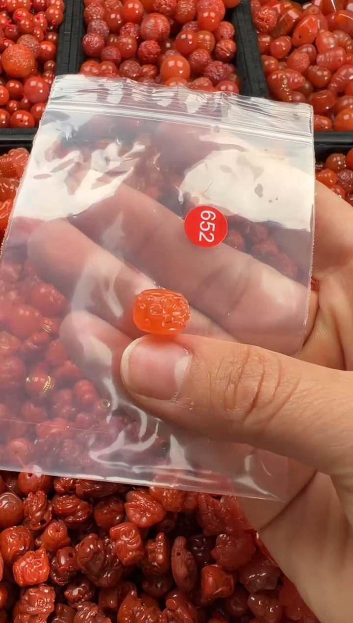 【闪购商品】南红玛瑙颈饰未镶嵌1