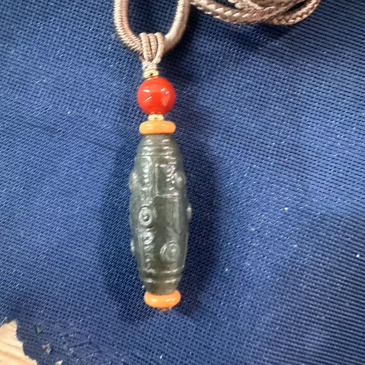 现货和田玉九眼竖穿ZY0000927