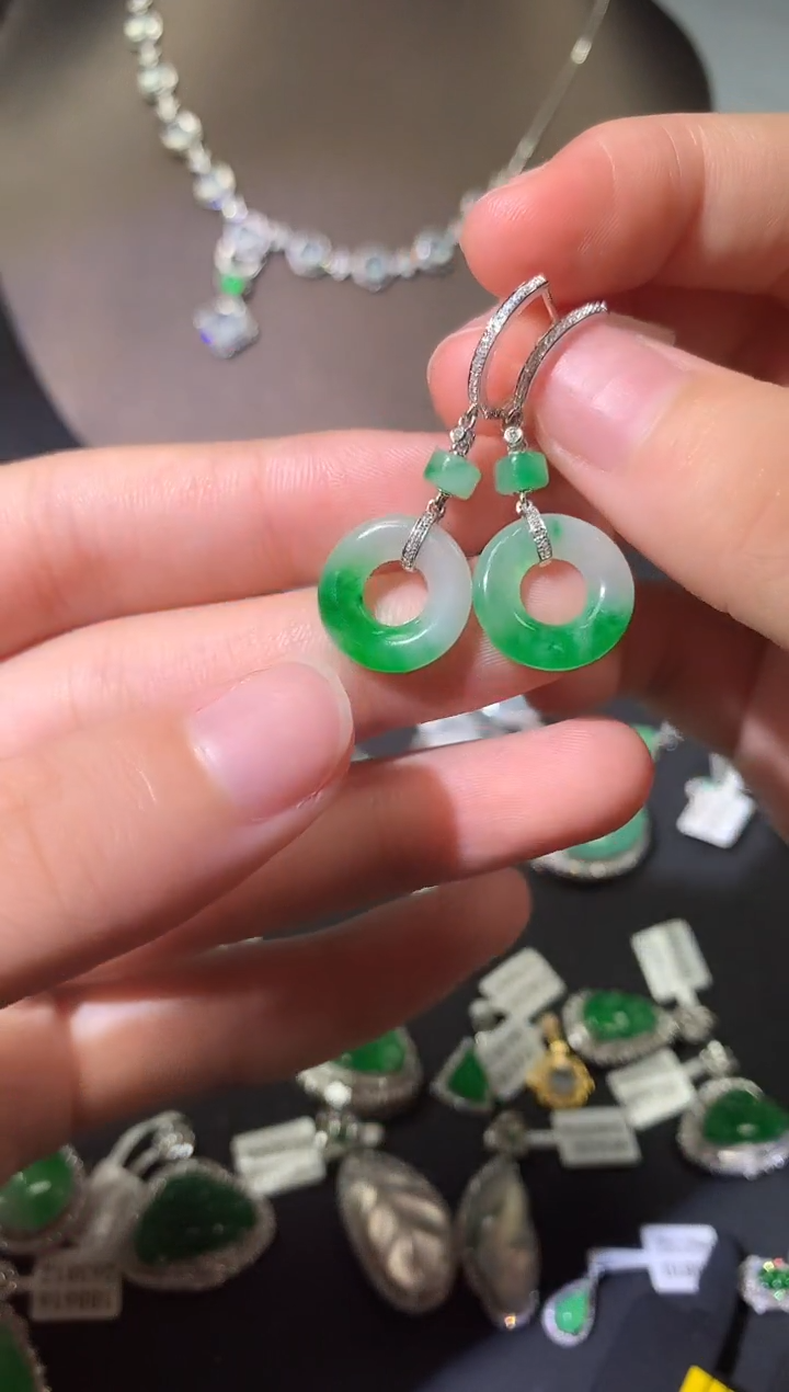 翡翠18K金镶嵌吊坠(不含链)耳坠