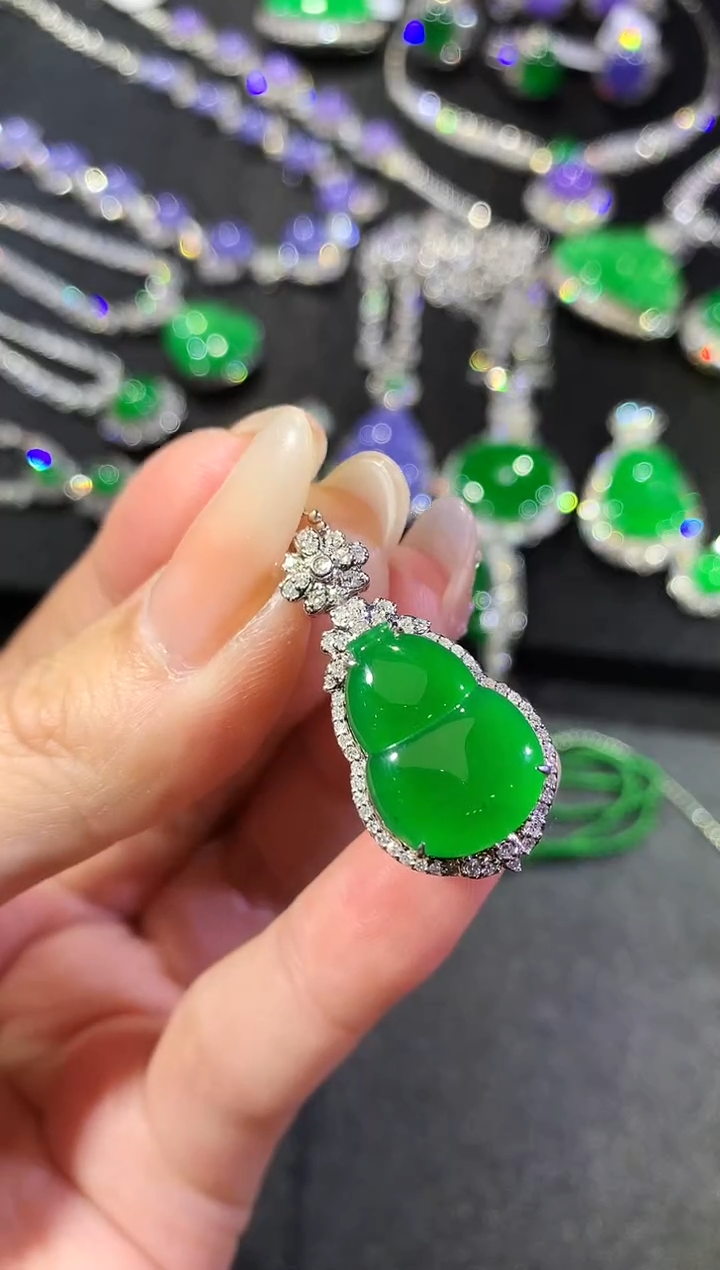 【闪购商品】翡翠吊坠(不含链)18K金镶嵌46-葫芦（多样性发货一件