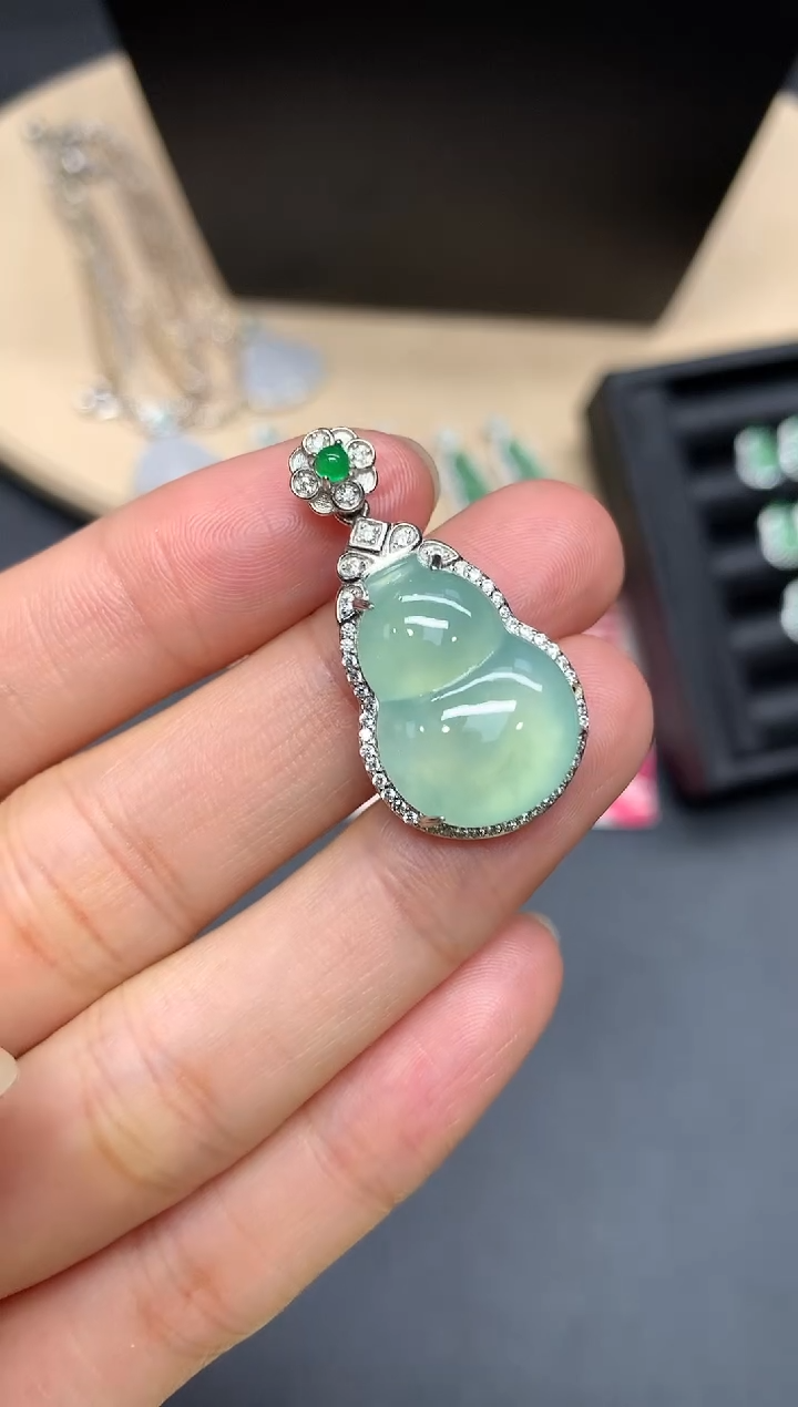 【闪购商品】翡翠吊坠(不含链)银S925镶嵌葫芦【多样性发其一】