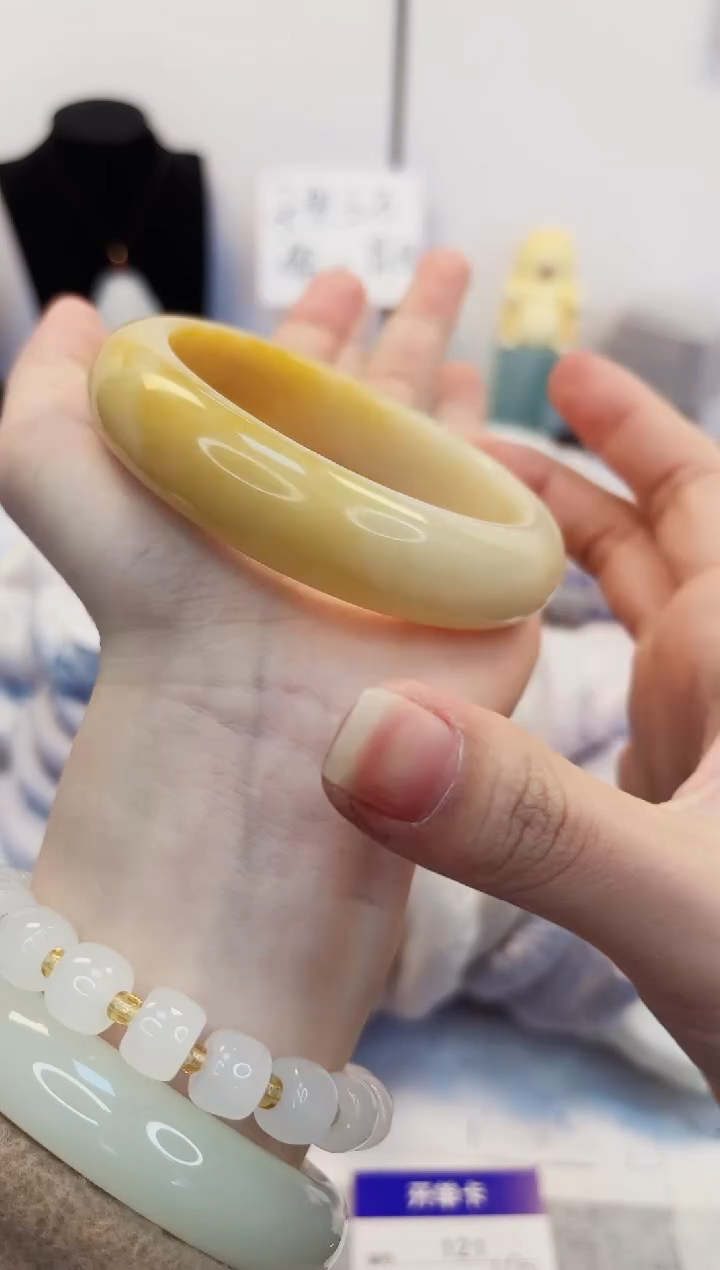 【闪购商品】石英质玉手镯未镶嵌121