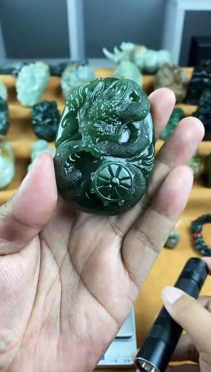 未镶嵌和田玉把件1