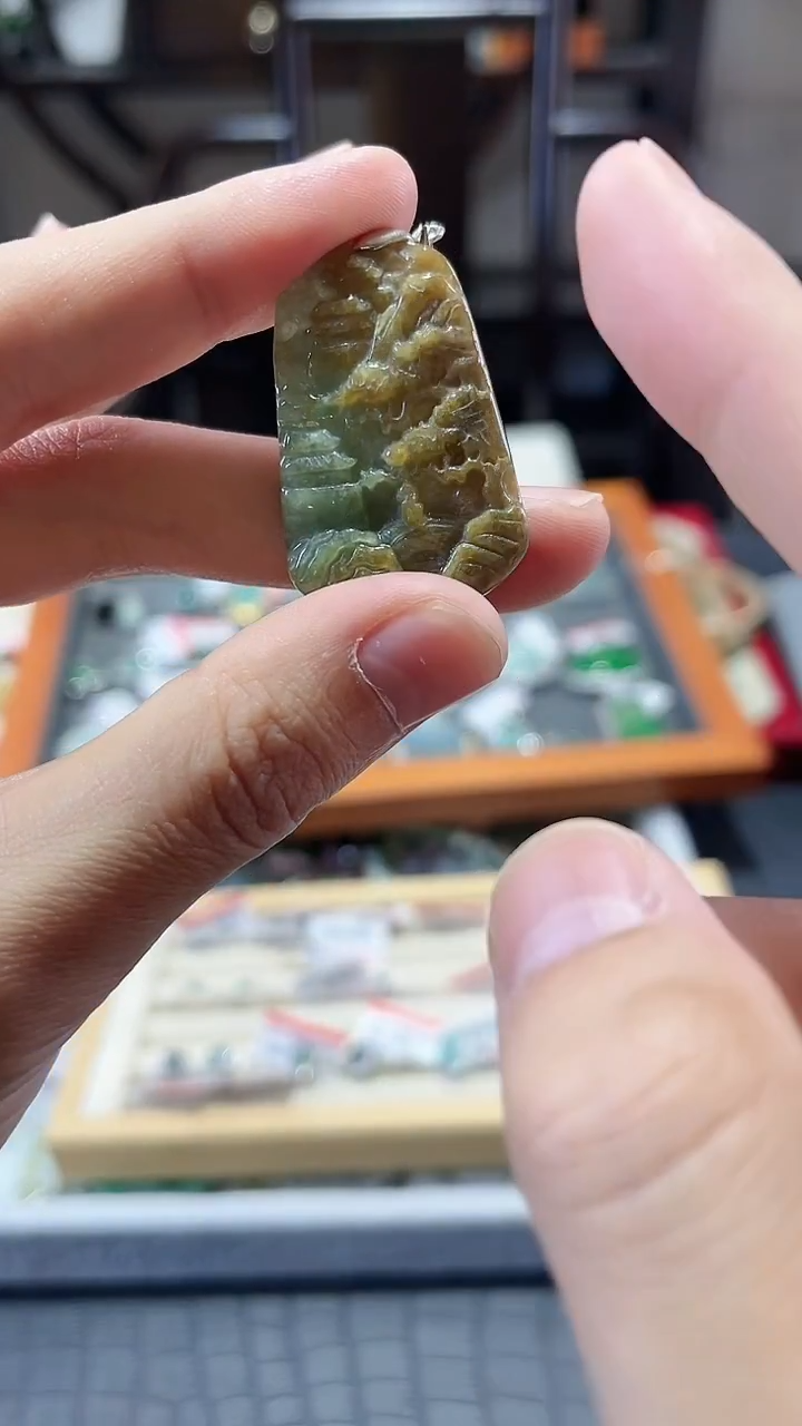 颈饰未镶嵌翡翠翡翠山水皮绳吊坠