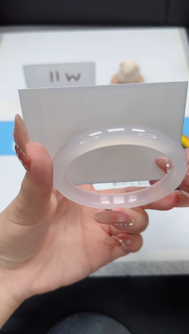 【闪购商品】石英质玉手镯未镶嵌441/58.8荔枝