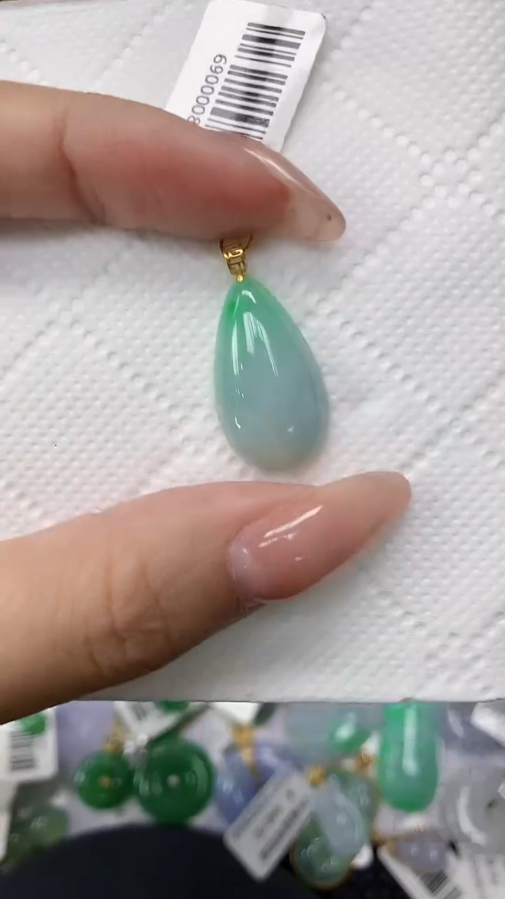 颈饰18K金镶嵌翡翠111111111111