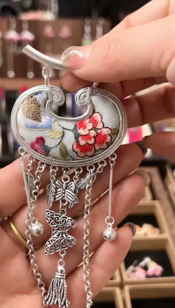 【闪购商品】织绣民族风老绣饰品021