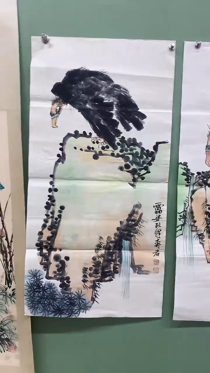 竖款精品三尺，单鹰