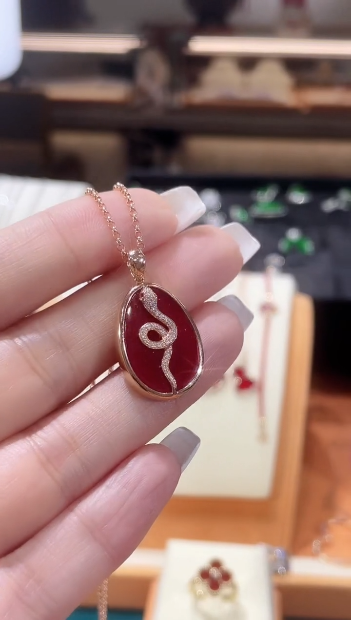 【闪购商品】钻石颈饰18K金镶嵌项链